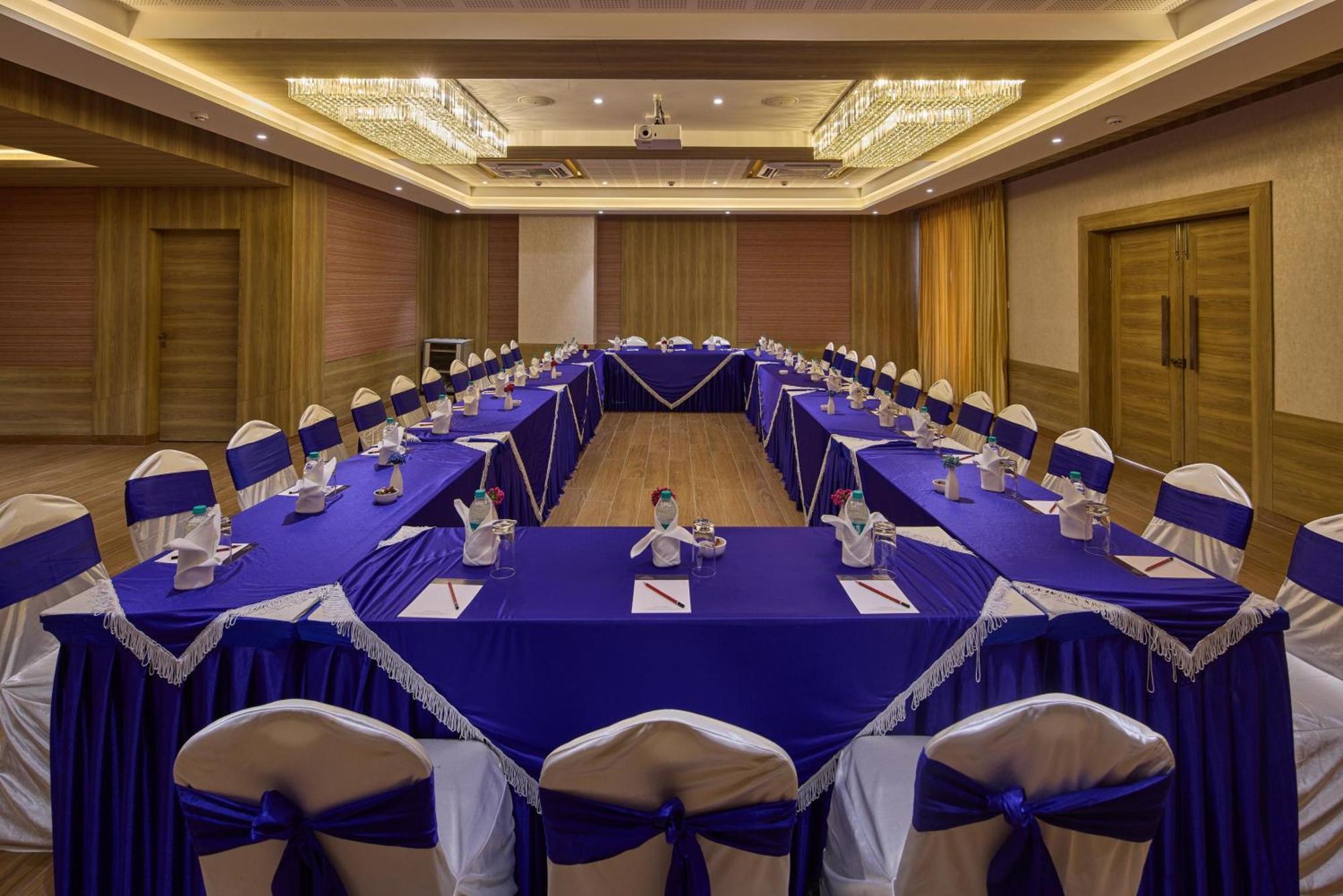 Grand Continent Hosur A Sarovar Portico Affiliate Hotel Экстерьер фото